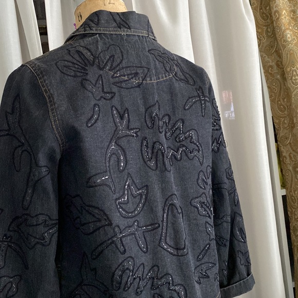 Black faded or grayish embroidery denim jacket - Picture 5 of 10